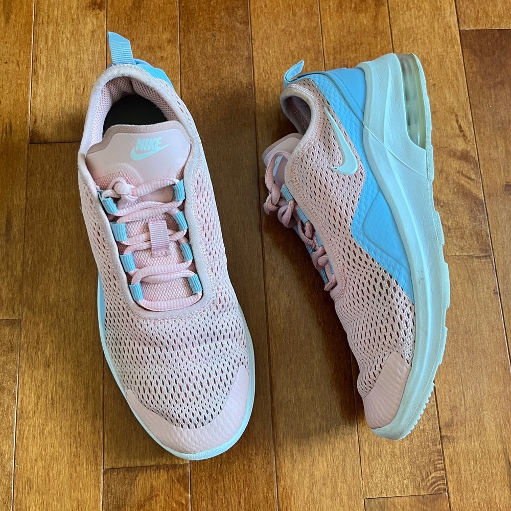 NIKE AIR AQ2745-600 2019 sneakers
